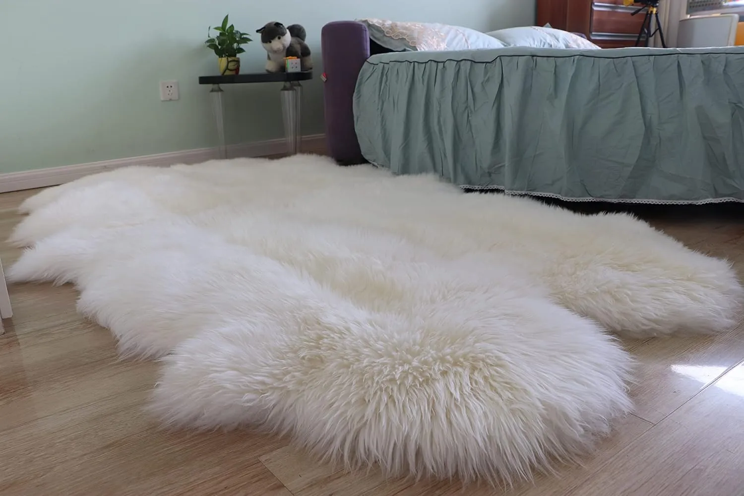 Woolous Sheepskin Rug 4x6 ft - Large Genuine New Zealand Lambskin Wool Quad Pelt Sheep Skin Fur Throw Area Rug for Nursery, Bedroom, and Living Room Decor (Ivory-White)
